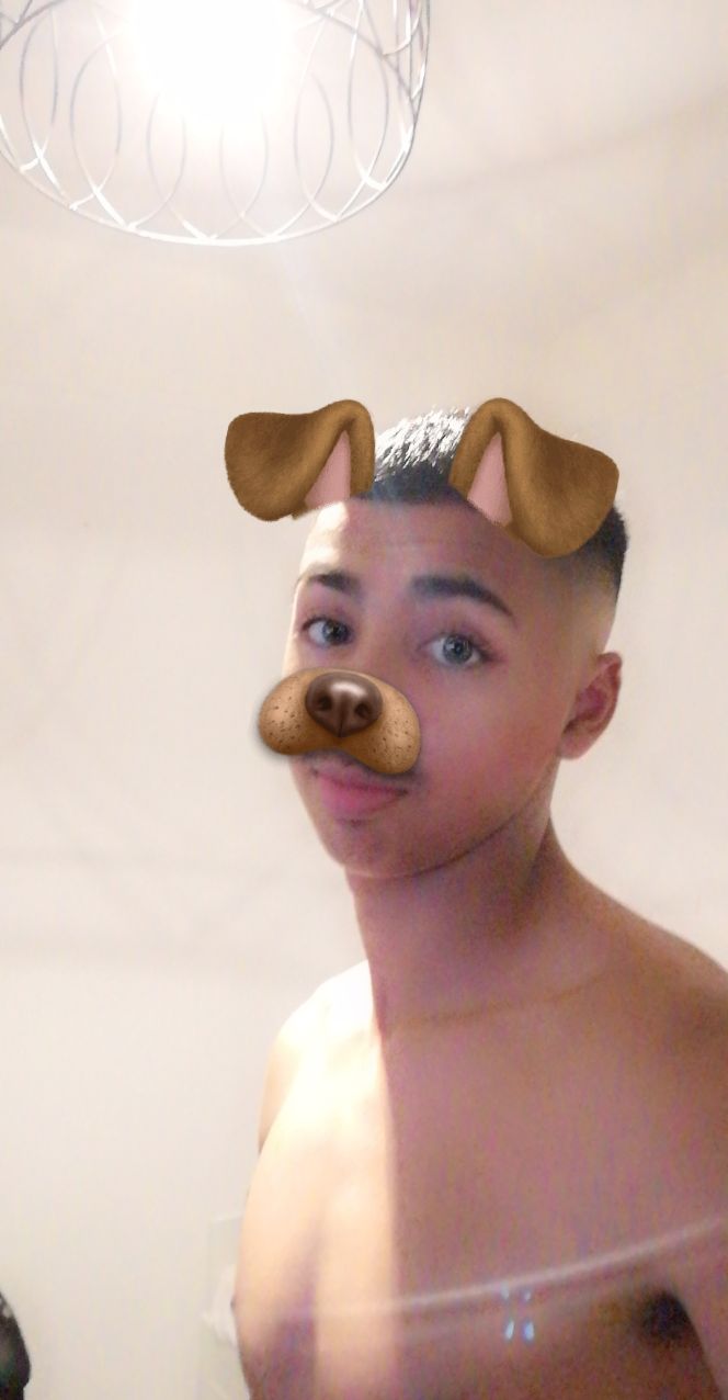 Lester - Rencontre gay latino à Neuchâtel Profil de Lester, 23 ans, Rencontre gay latino à Neuchâtel (Neuchâtel)