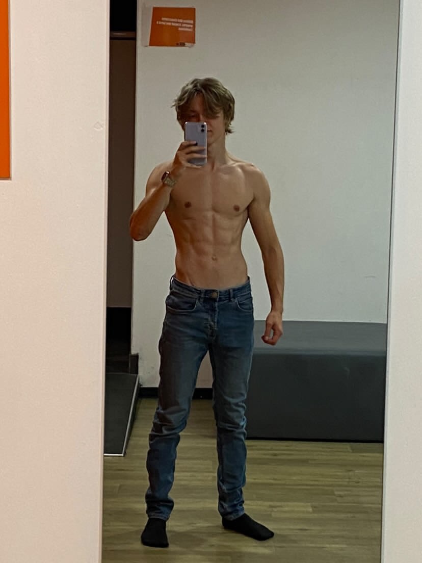 Profil de Yvon-marie, 23 ans, Rencontre gay à Le Landeron (Neuchâtel)