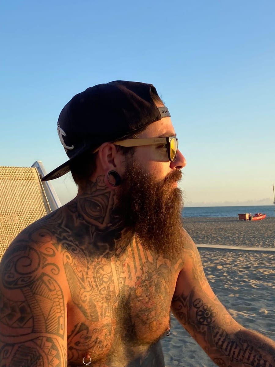Profil de Lenni, 42 ans, Rencontre gay à Vilars NE (Neuchâtel)