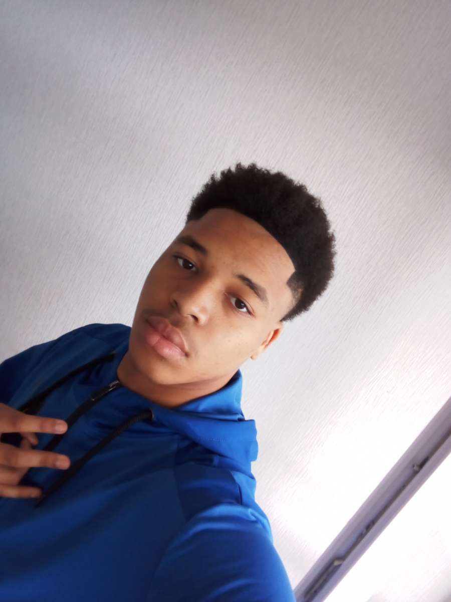 Profil de Elon, 41 ans, Rencontre gay à Fenin (Neuchâtel)