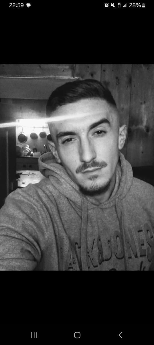Profil de Elwen, 37 ans, Rencontre gay à Les Sagnettes (Neuchâtel)