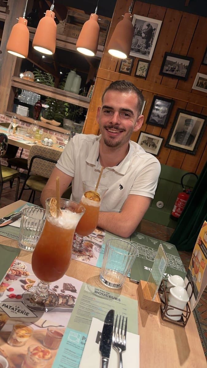 Profil de Wallace, 22 ans, Rencontre gay à Les Brenets (Neuchâtel)