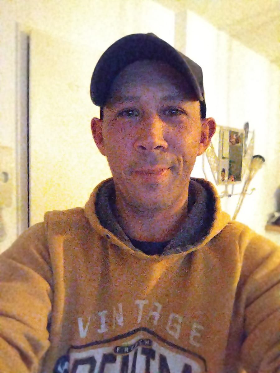 Profil de Madeg, 40 ans, Rencontre gay à Brot-Dessous (Neuchâtel)