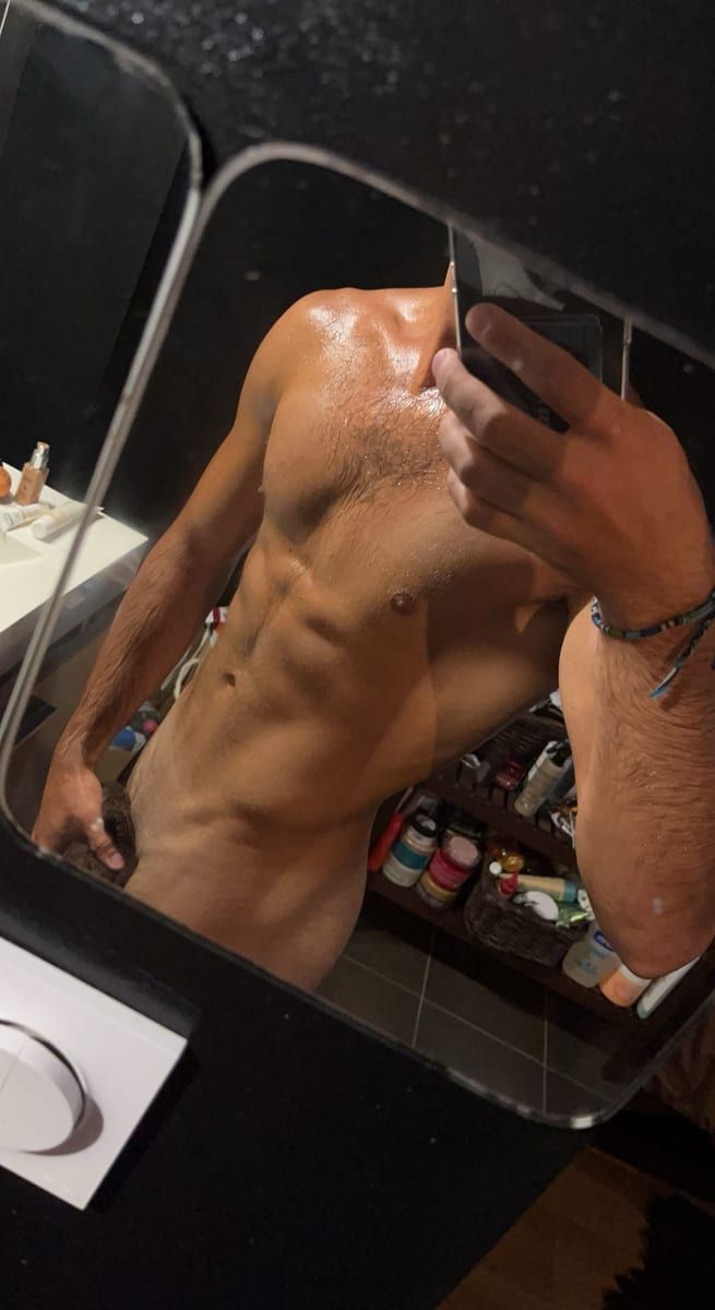 Profil de Nadhir, 35 ans, Rencontre gay à Fresens (Neuchâtel)