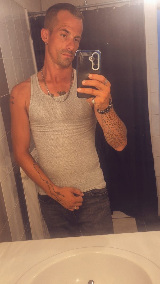 Profil de Jean-arnaud, 36 ans, Rencontre gay muscle à Les Taillères (Neuchâtel)