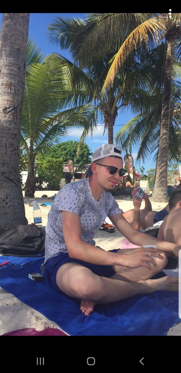 Profil de Lorentz, 36 ans, Rencontre gay à Les Brenets (Neuchâtel)